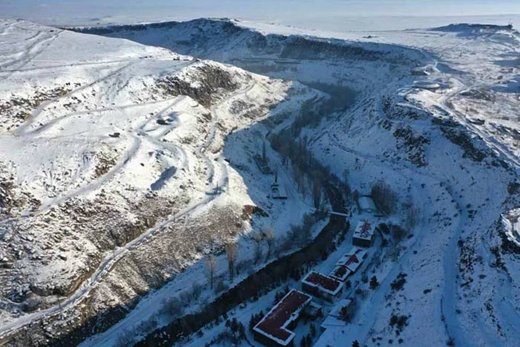 Soğuk hava rekoru kıran ilçe, dudakları uçuklattı! 1